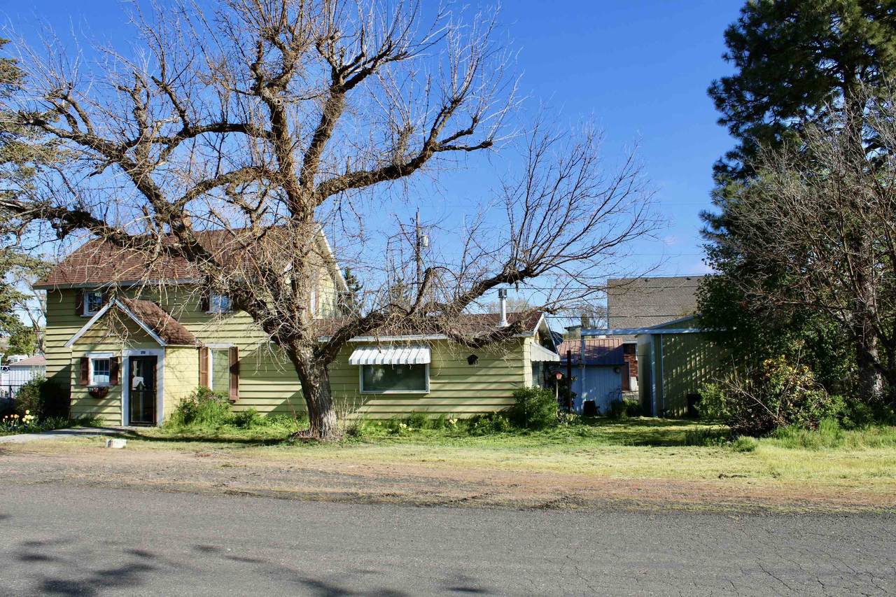 210 5th St - Photo 1
