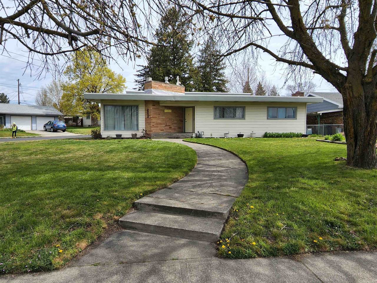 4024 Northwest Blvd - Photo 1