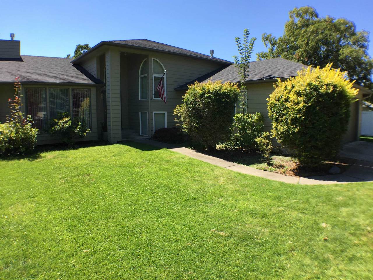 11012 Valleyway Ave - Photo 1