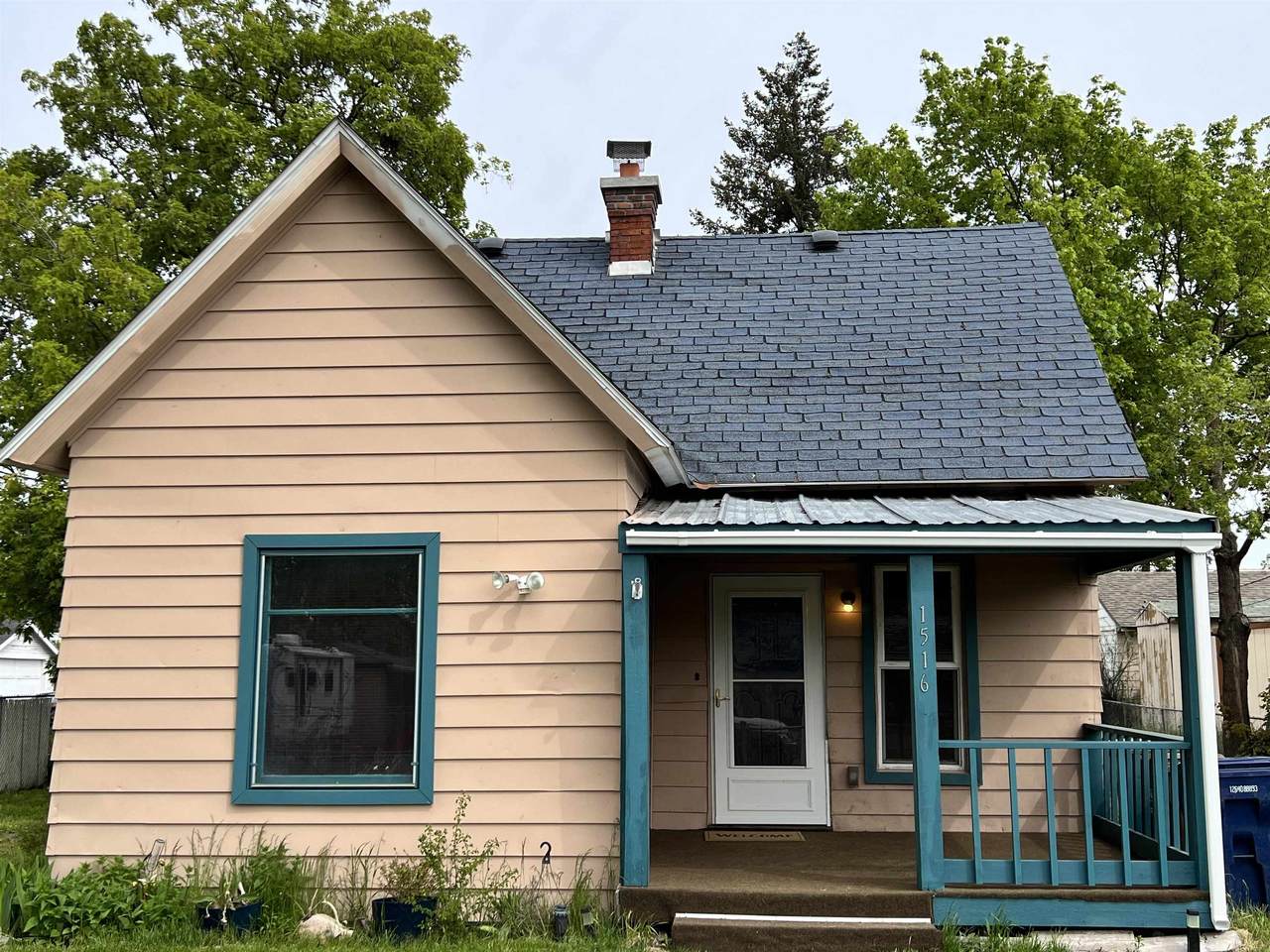 1516 Buckeye Ave - Photo 1