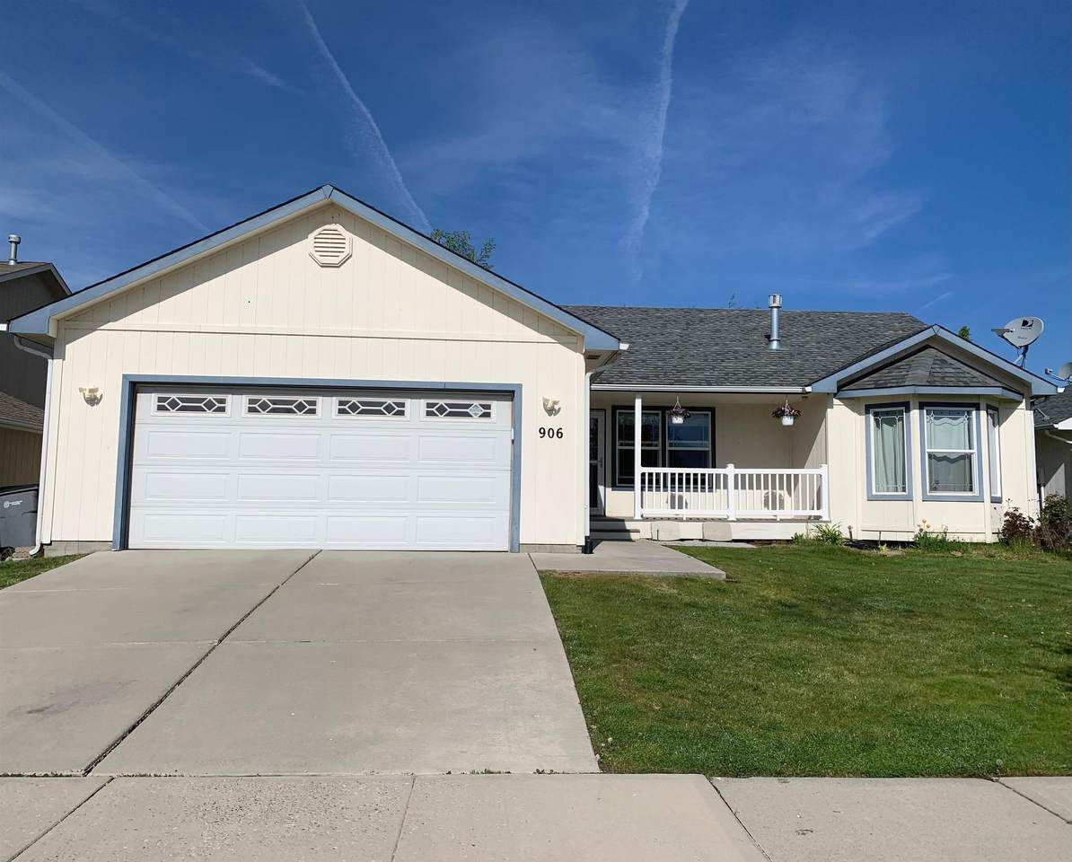 906 Salish St - Photo 1