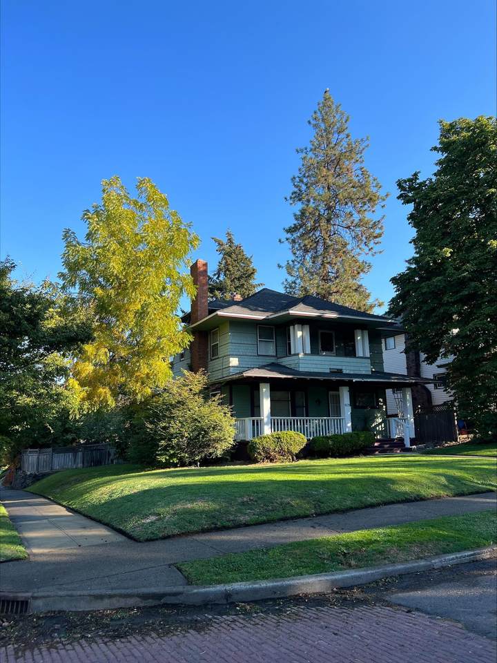 1628 8th Ave - Photo 1