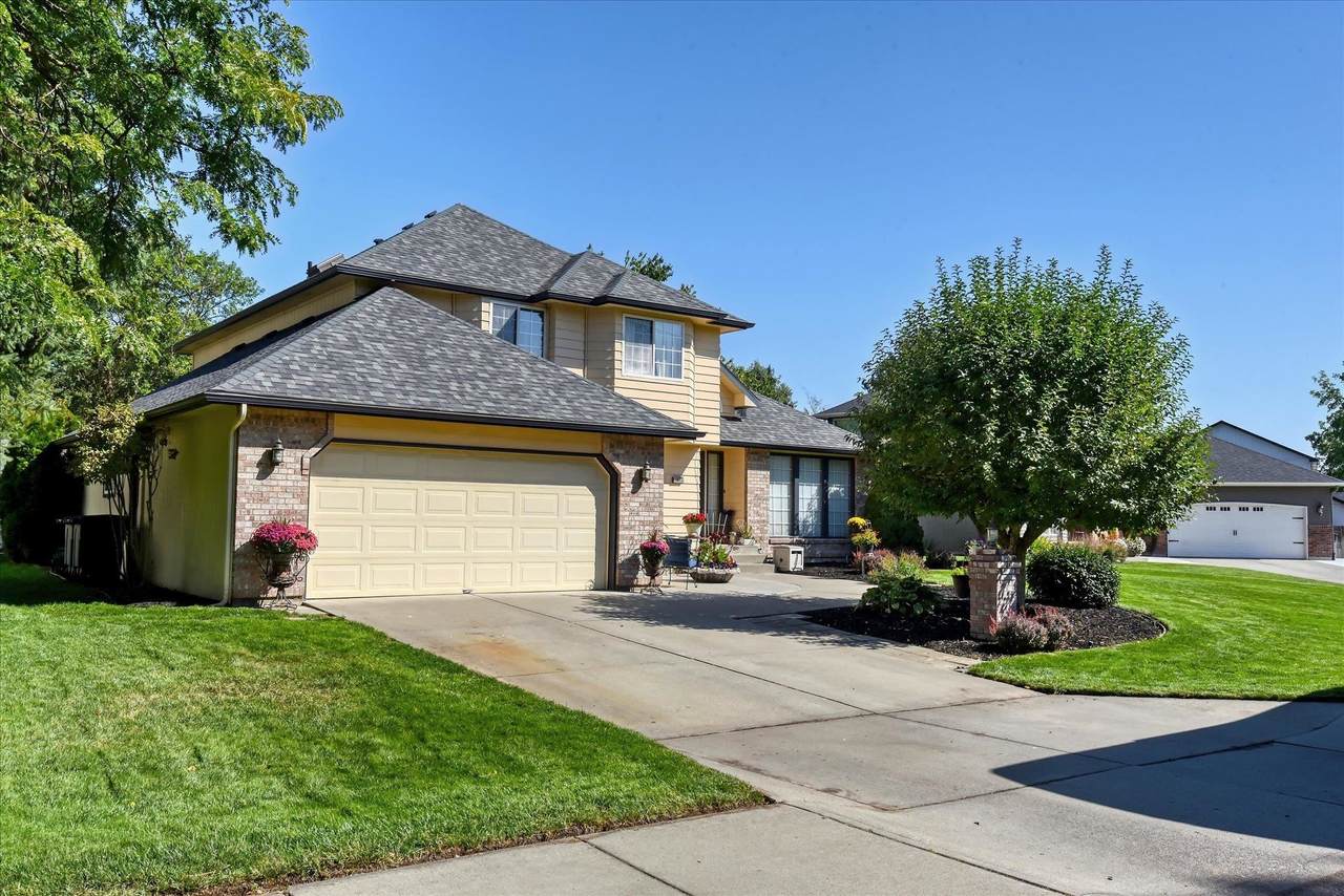 11823 38th Ave - Photo 1