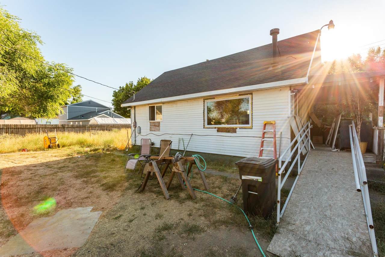 3708 2nd Ct - Photo 1