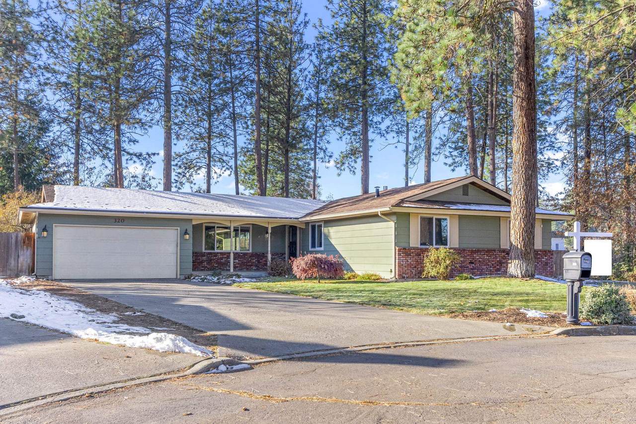 320 Spruce Ct - Photo 1
