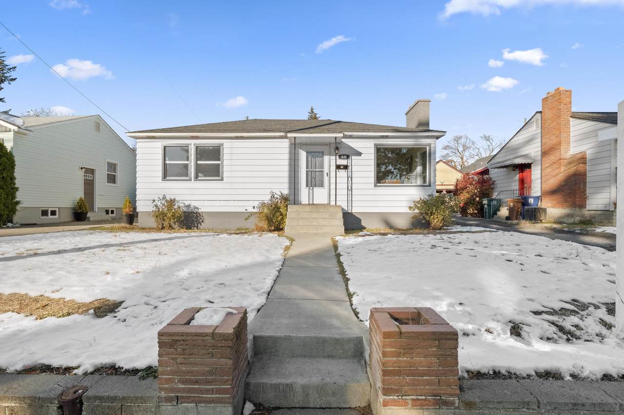 831 37th Ave - Photo 1