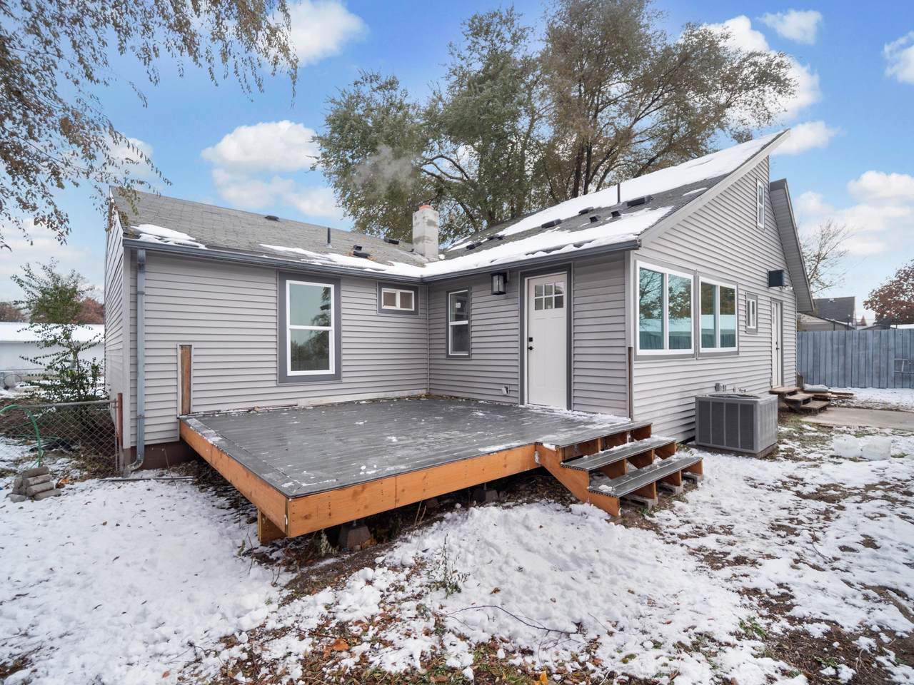 1513 Sargent Rd - Photo 1
