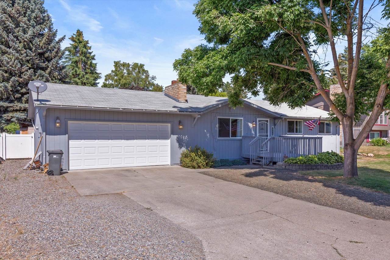 11313 Fairview Ave - Photo 1