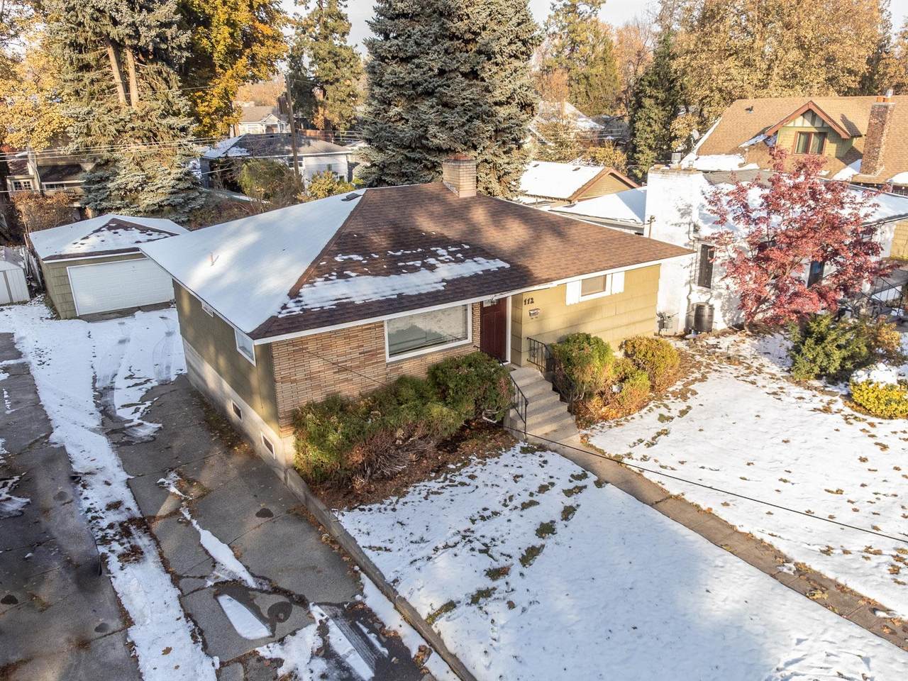 112 17th Ave - Photo 1