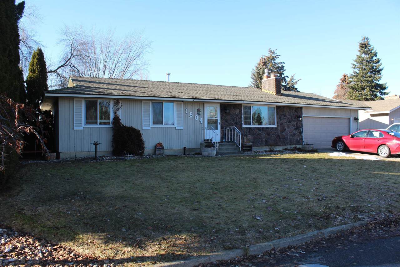 1504 Woodward Rd - Photo 1