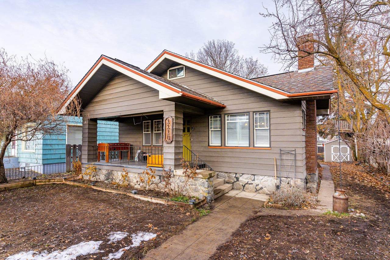 1110 Montgomery Ave - Photo 1