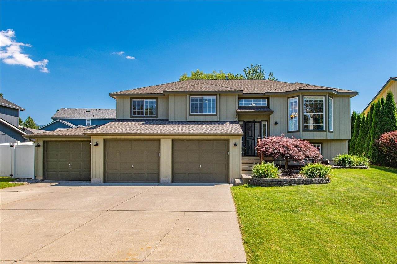 23114 Valleyway Ave - Photo 1