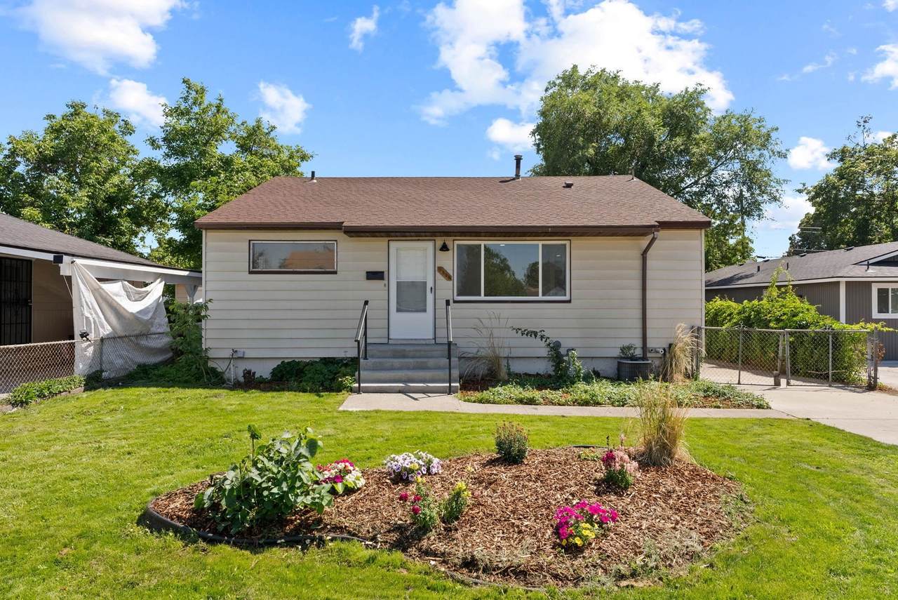 2806 Hoffman Ave - Photo 1