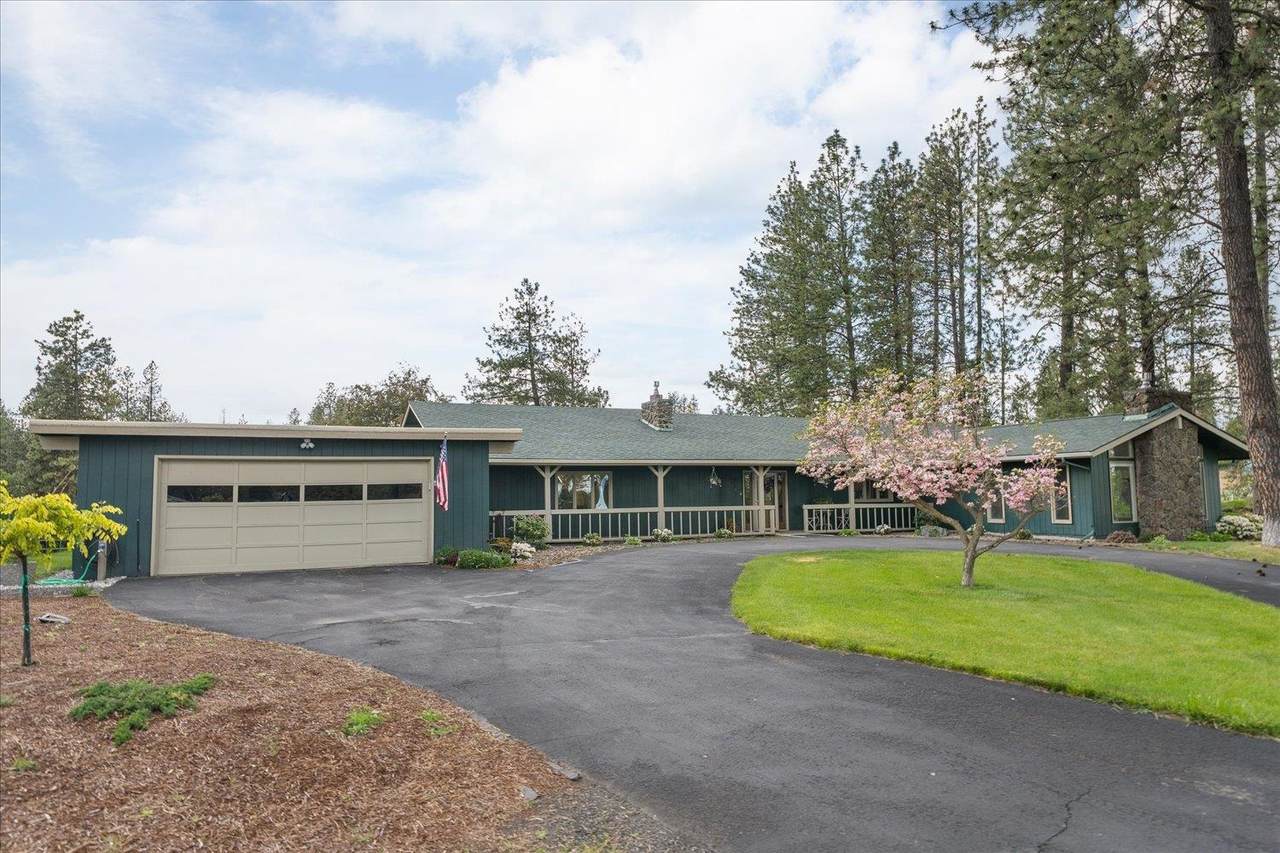 604 Grove Rd - Photo 1
