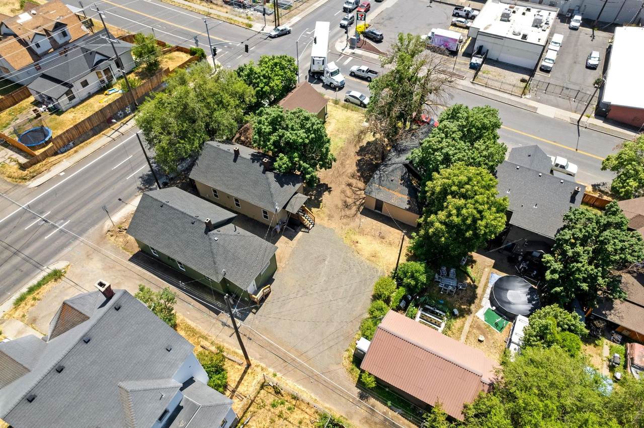 1509 Maple St - Photo 1