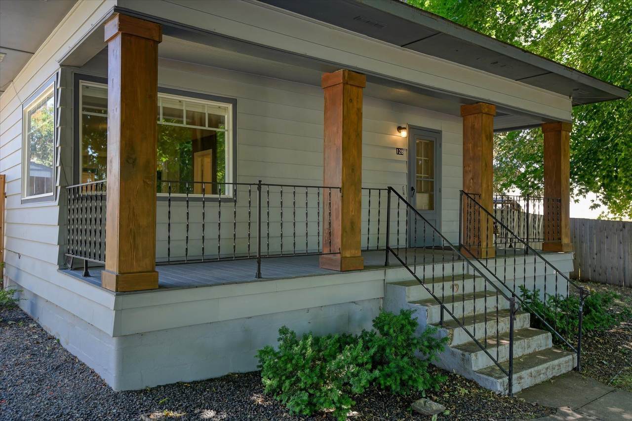 128 College St - Photo 1