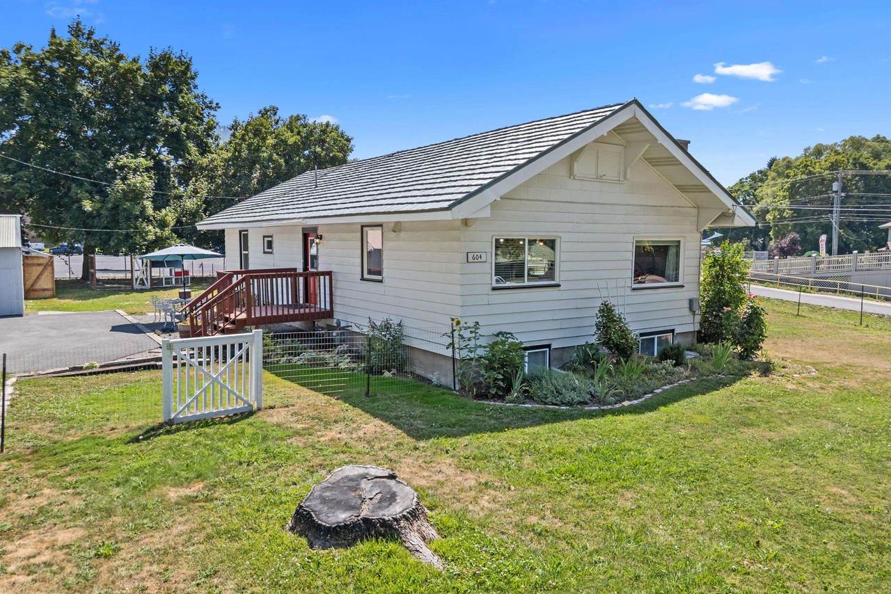 604 3rd St E St - Photo 1