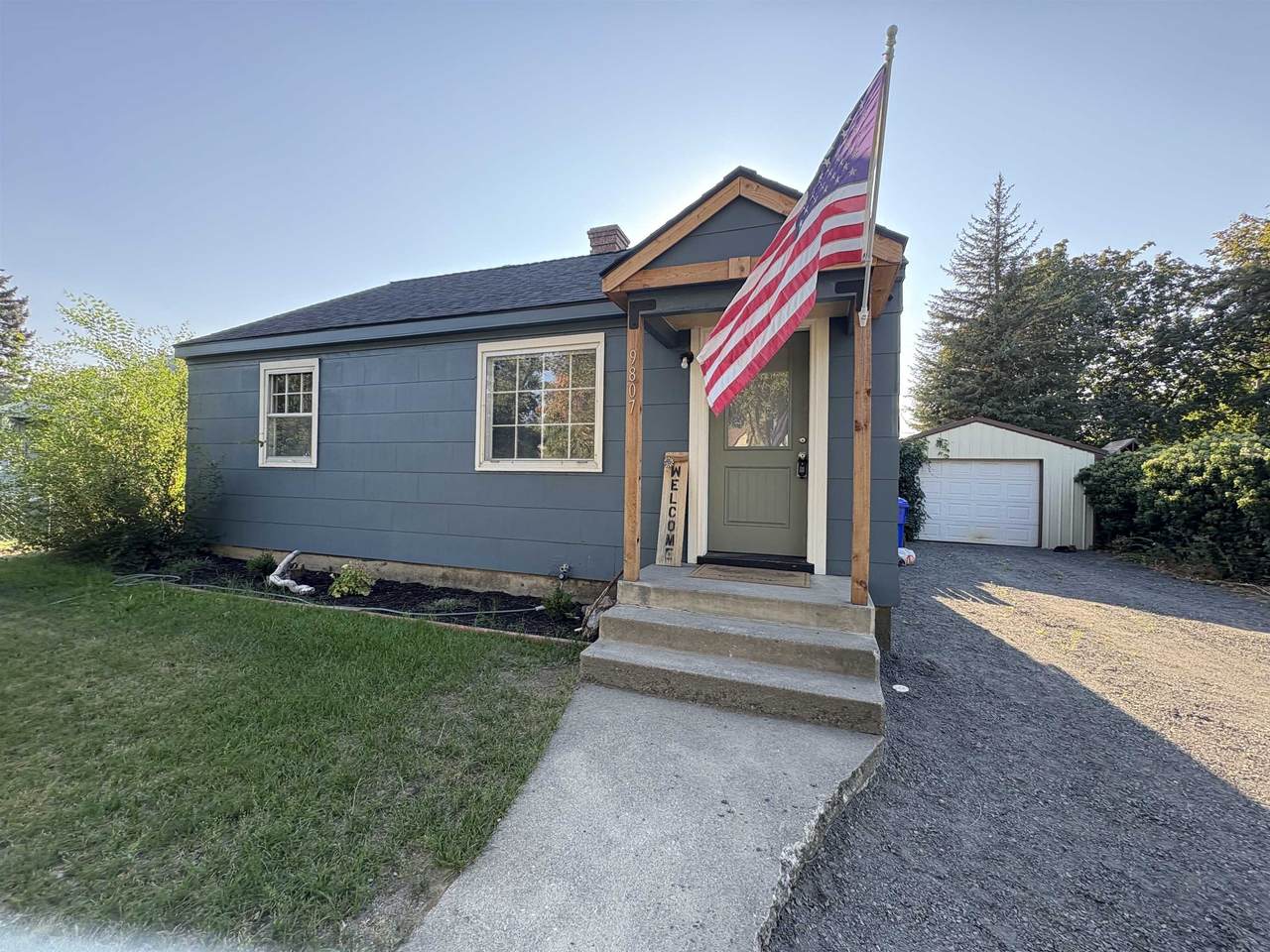 9807 Whittier St - Photo 1