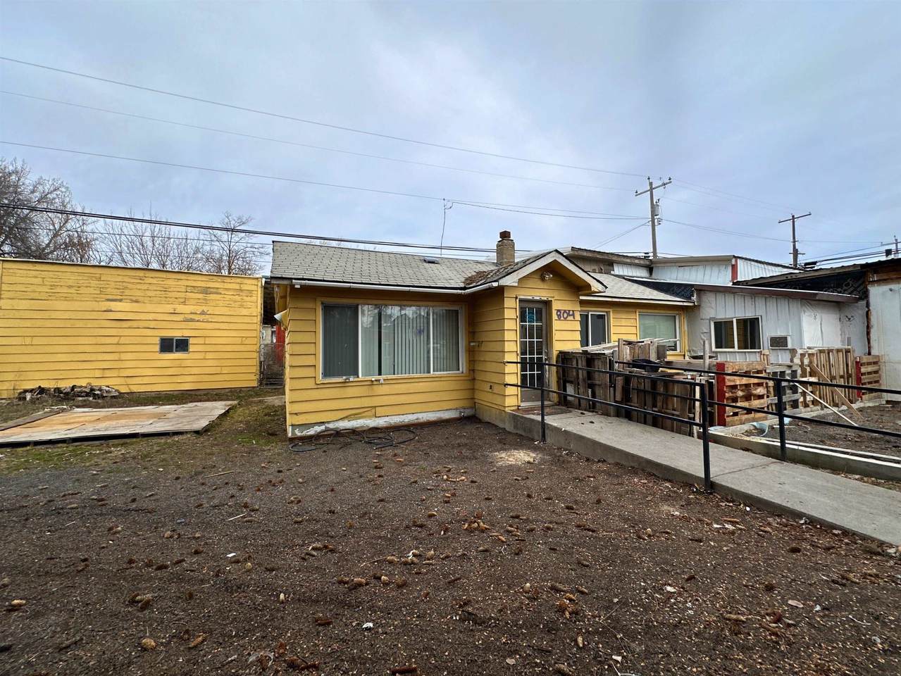 804 Morgan St - Photo 1