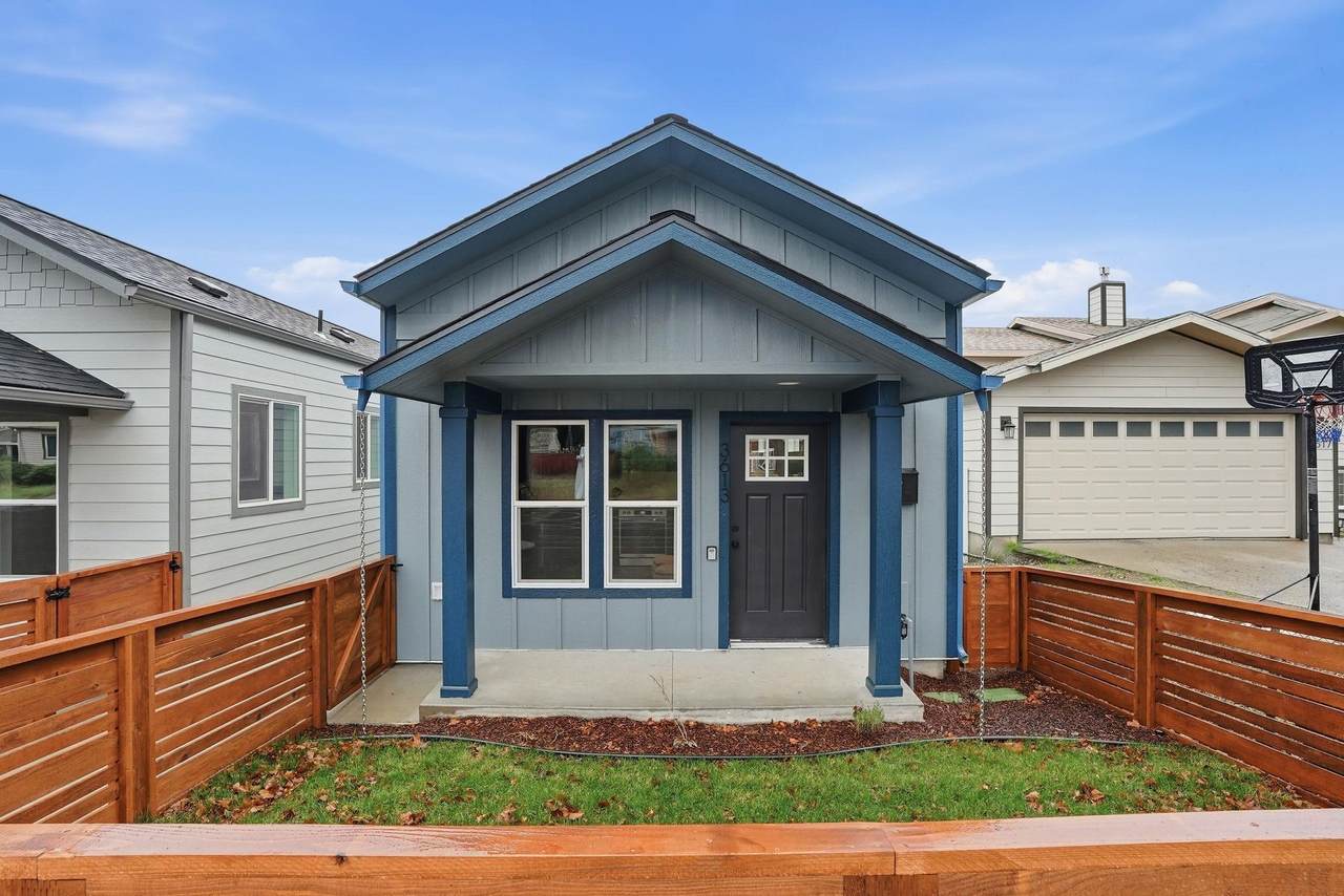 3613 8th Ave - Photo 1