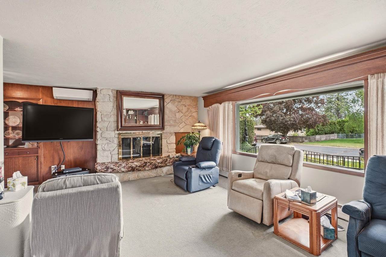 https://bt-photos.global.ssl.fastly.net/sarmls/1280_boomver_2_202611100-1.jpg