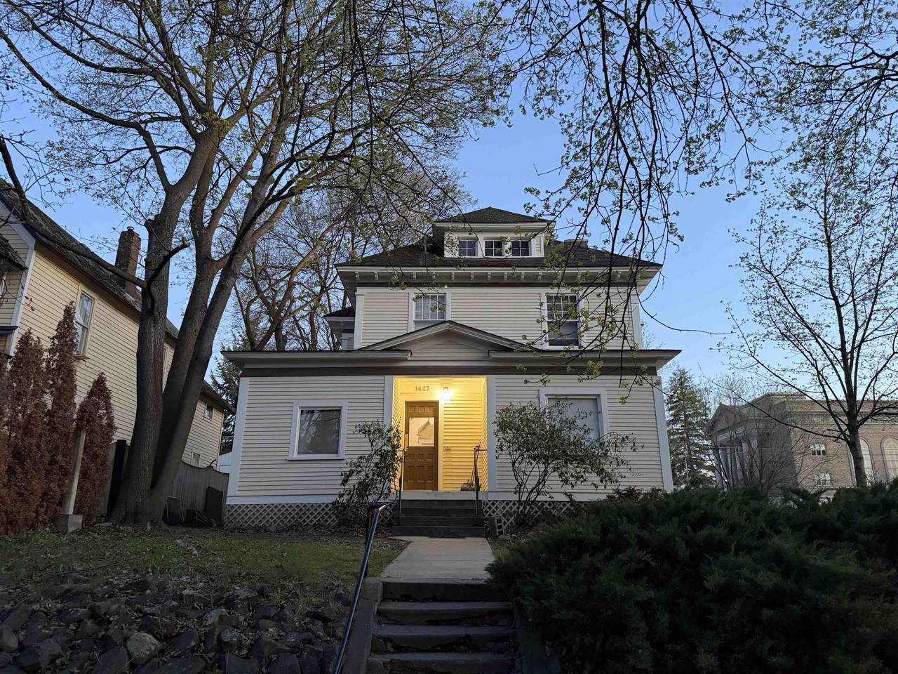 1427 7th Ave - Photo 1