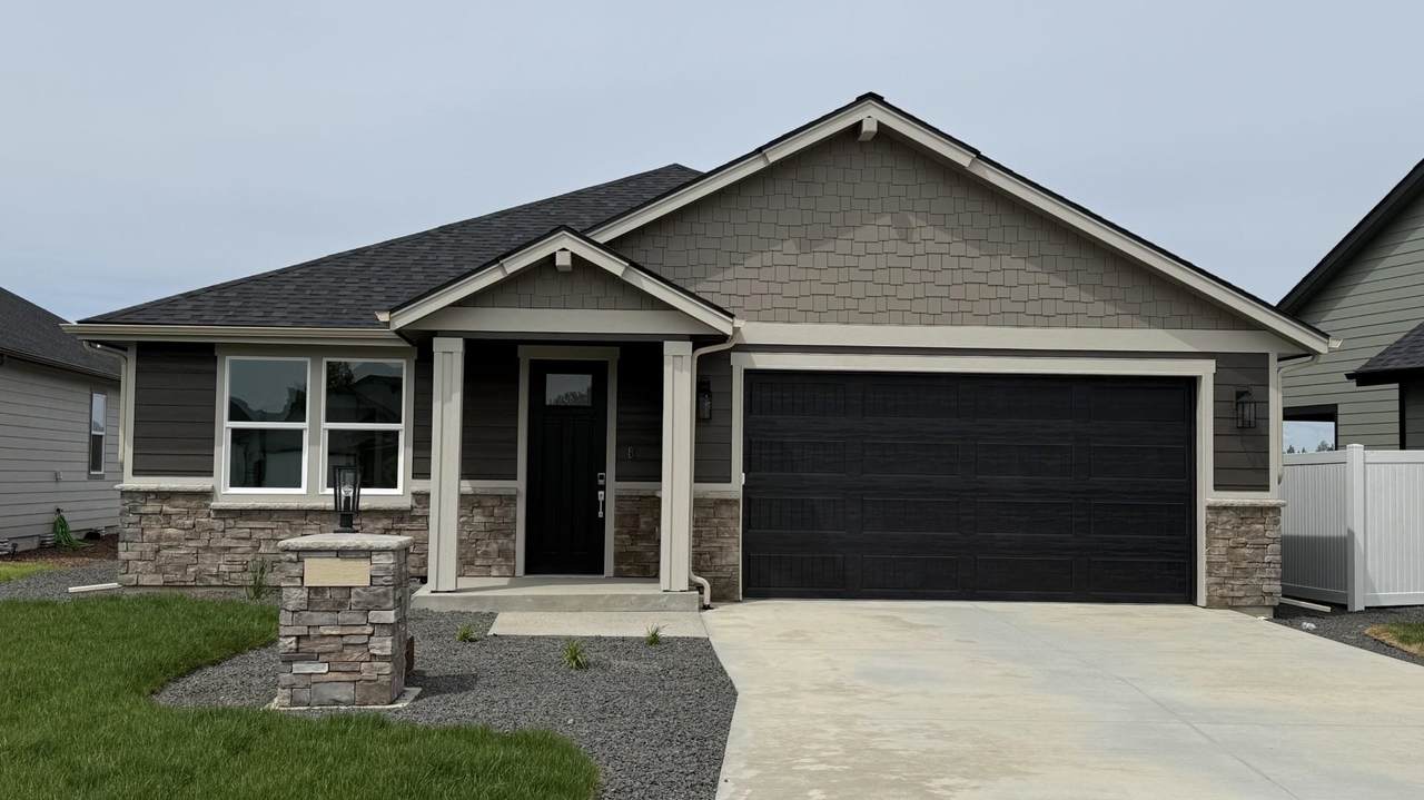 1231 High Desert Dr - Photo 1