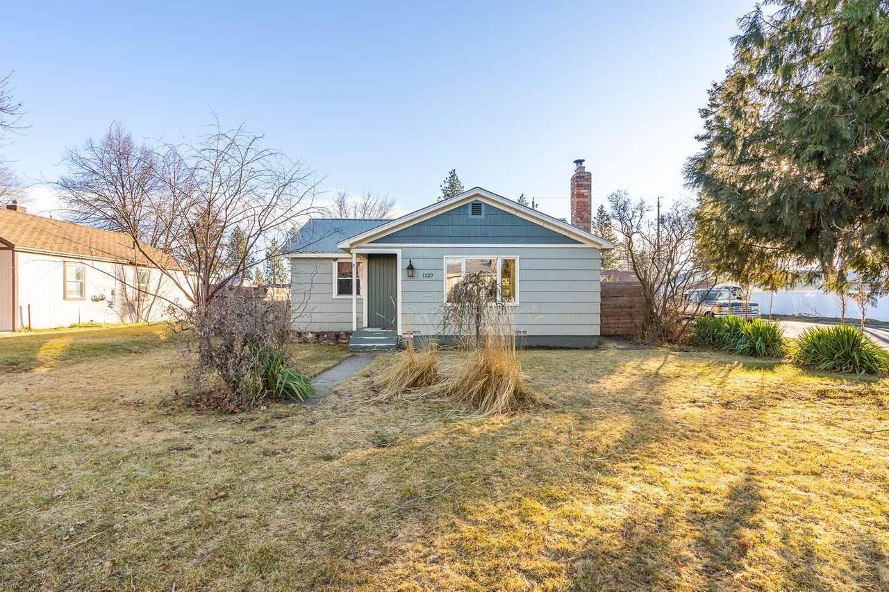 1229 Bismark Ave - Photo 1