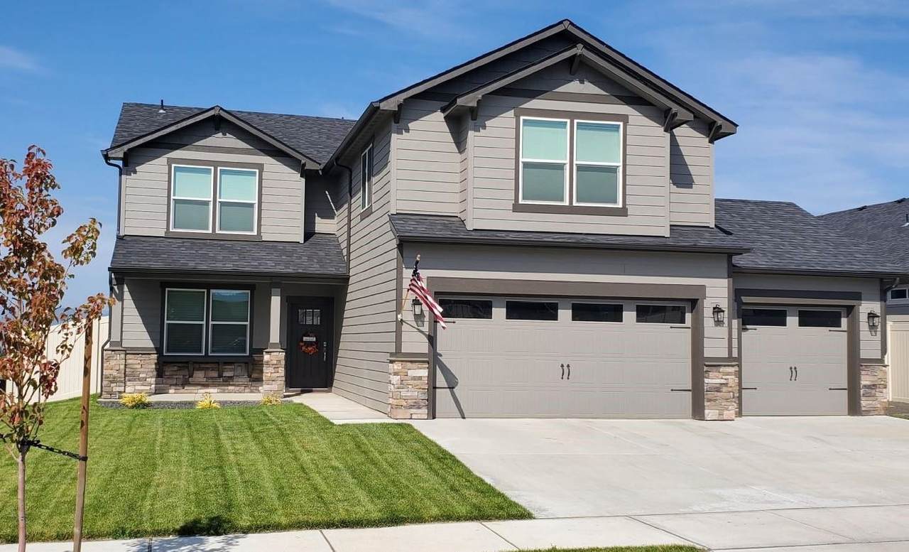 18516 19th Ave - Photo 1