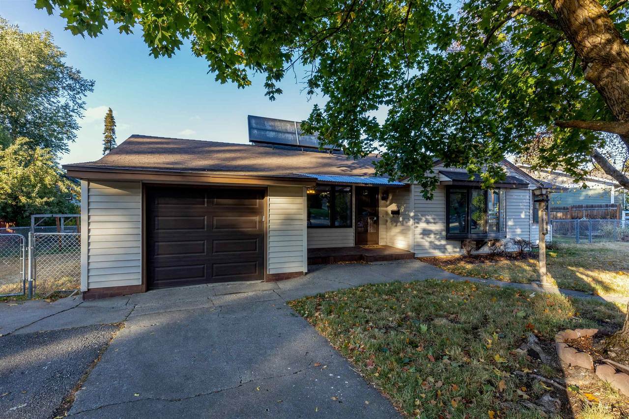 3419 E 22nd Ave - Photo 1