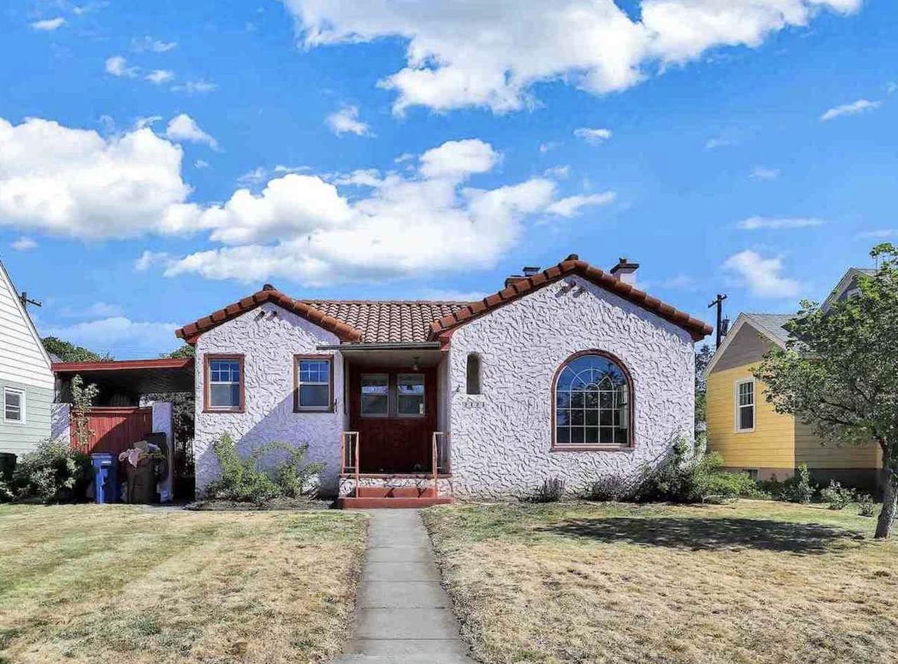 2424 Fairview Ave - Photo 1