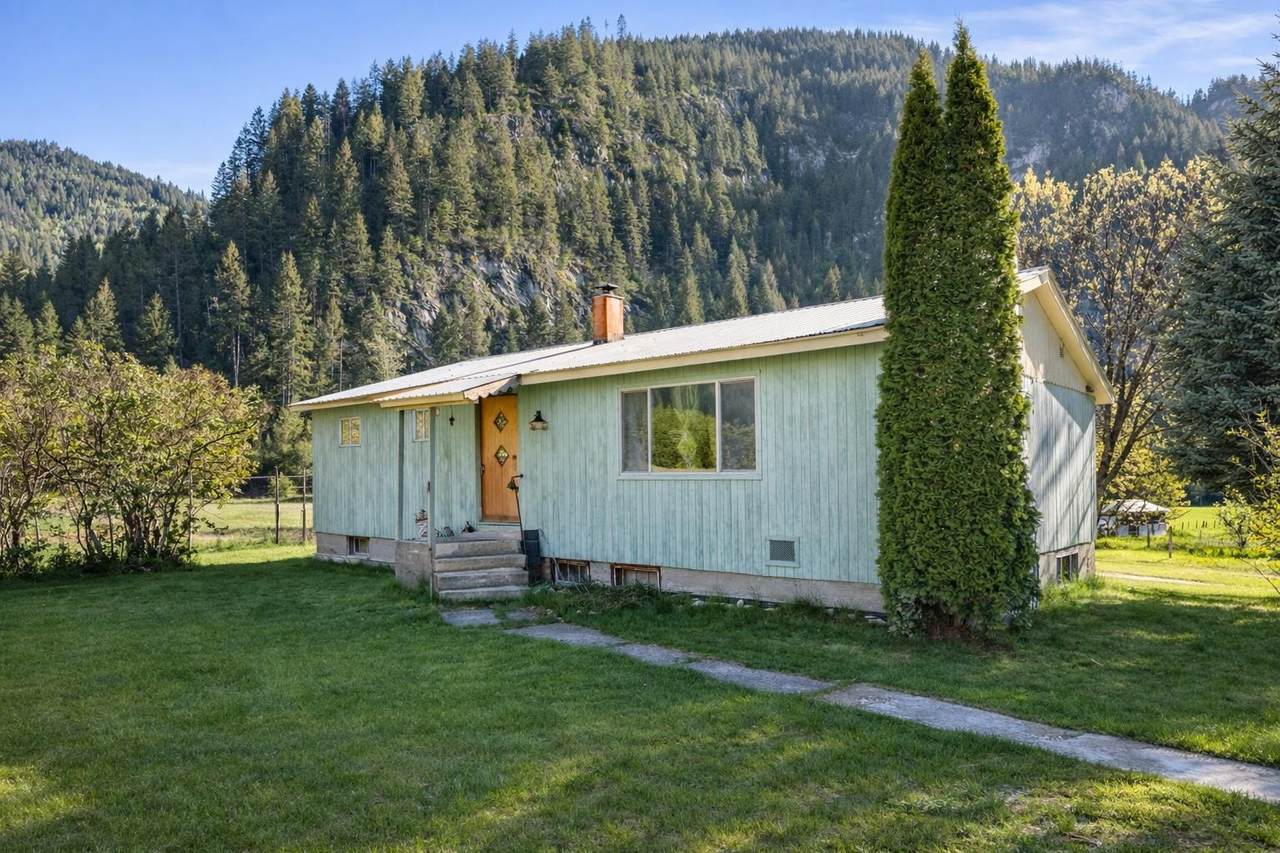 4345 Wilcox Rd - Photo 1