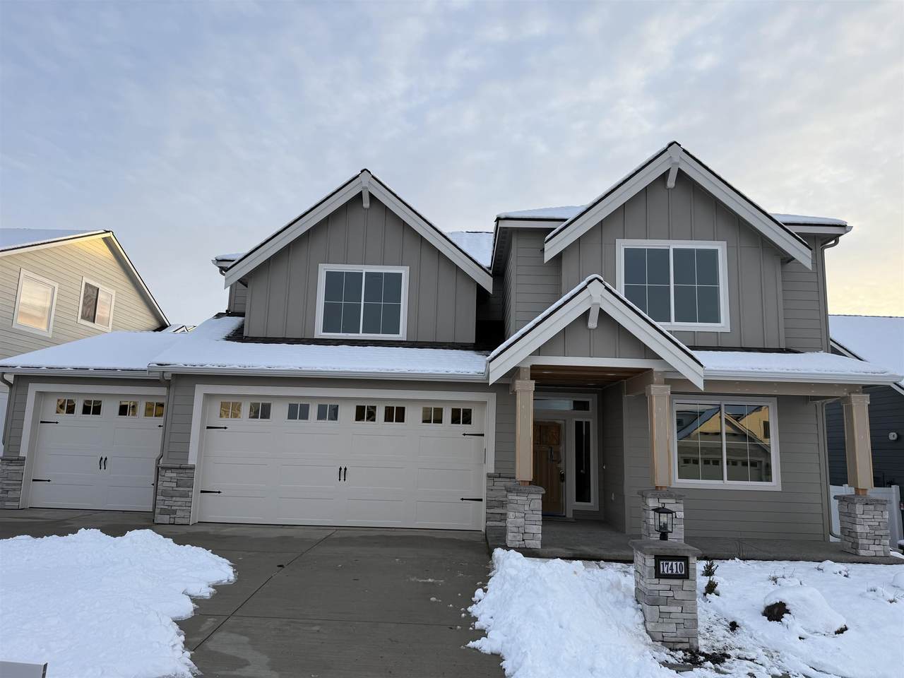 17410 15th Ave - Photo 1