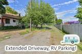 2404 Perry St - Photo 23