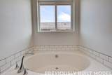 18805 Riverside Ct - Photo 10