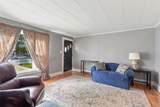 1122 Augusta Ave - Photo 4