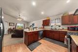 813 Tamarack Ln - Photo 4