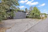 943 Augusta Ave - Photo 9