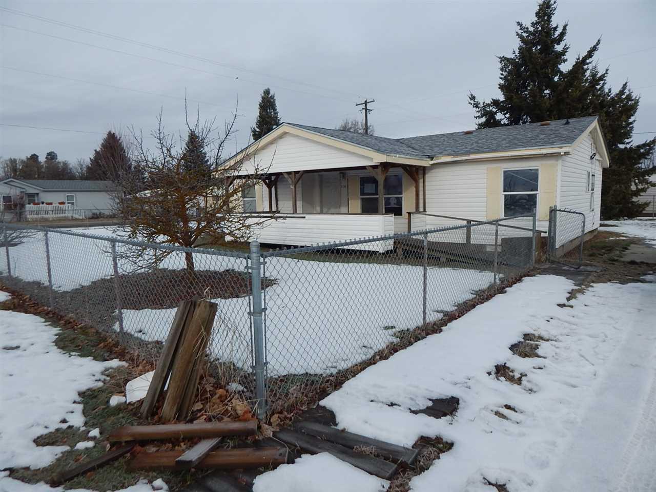 206 Adams St - Photo 1