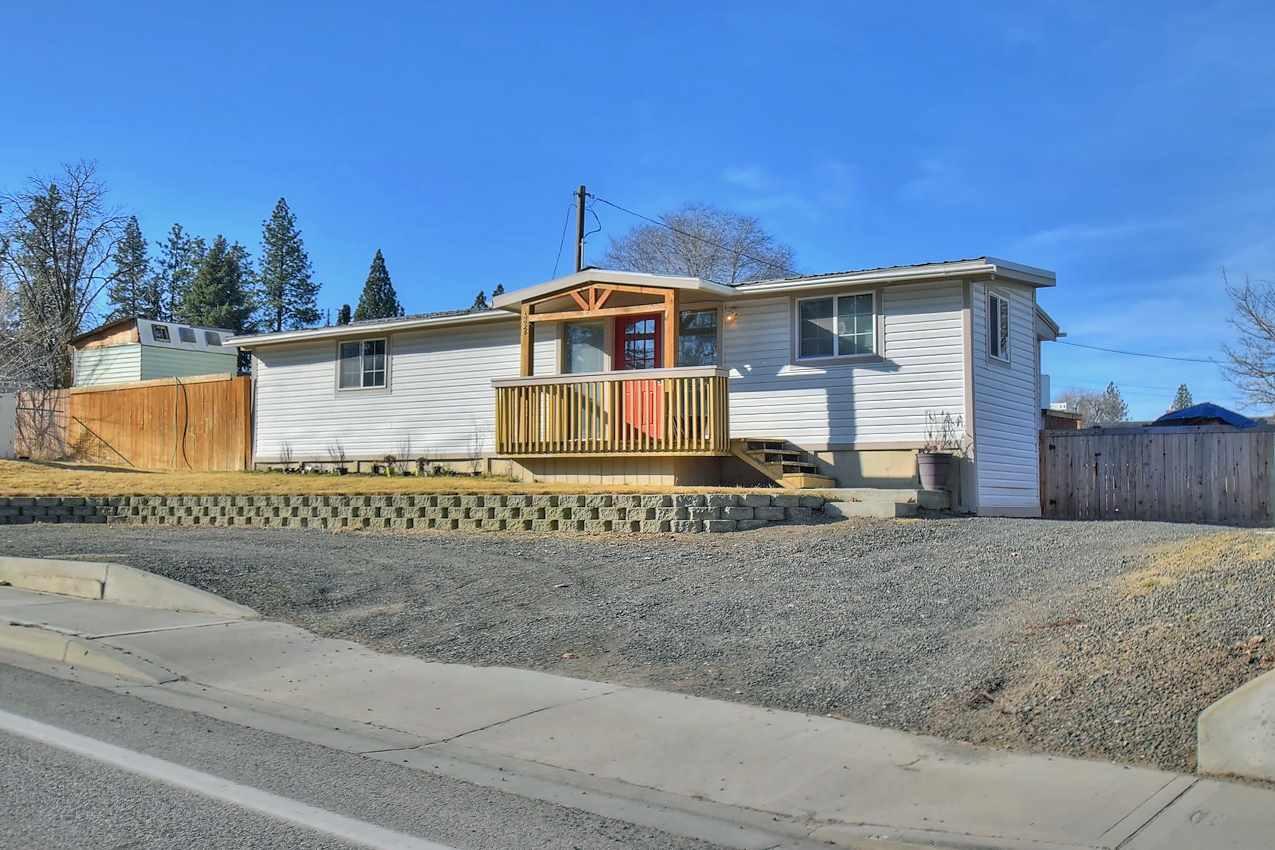422 Park Rd - Photo 1