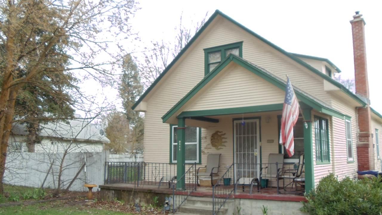 2111 Indiana Ave - Photo 1