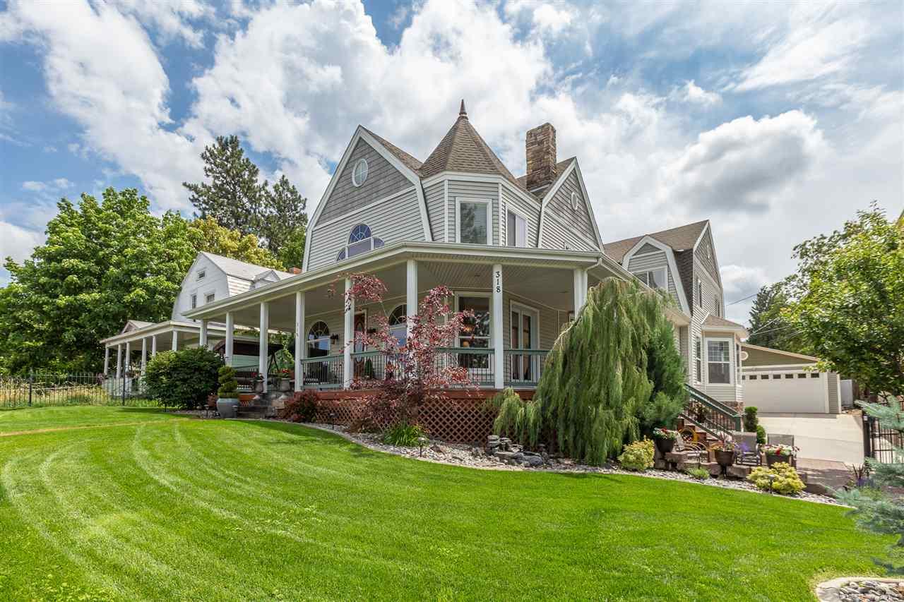 318 10th Ave - Photo 1