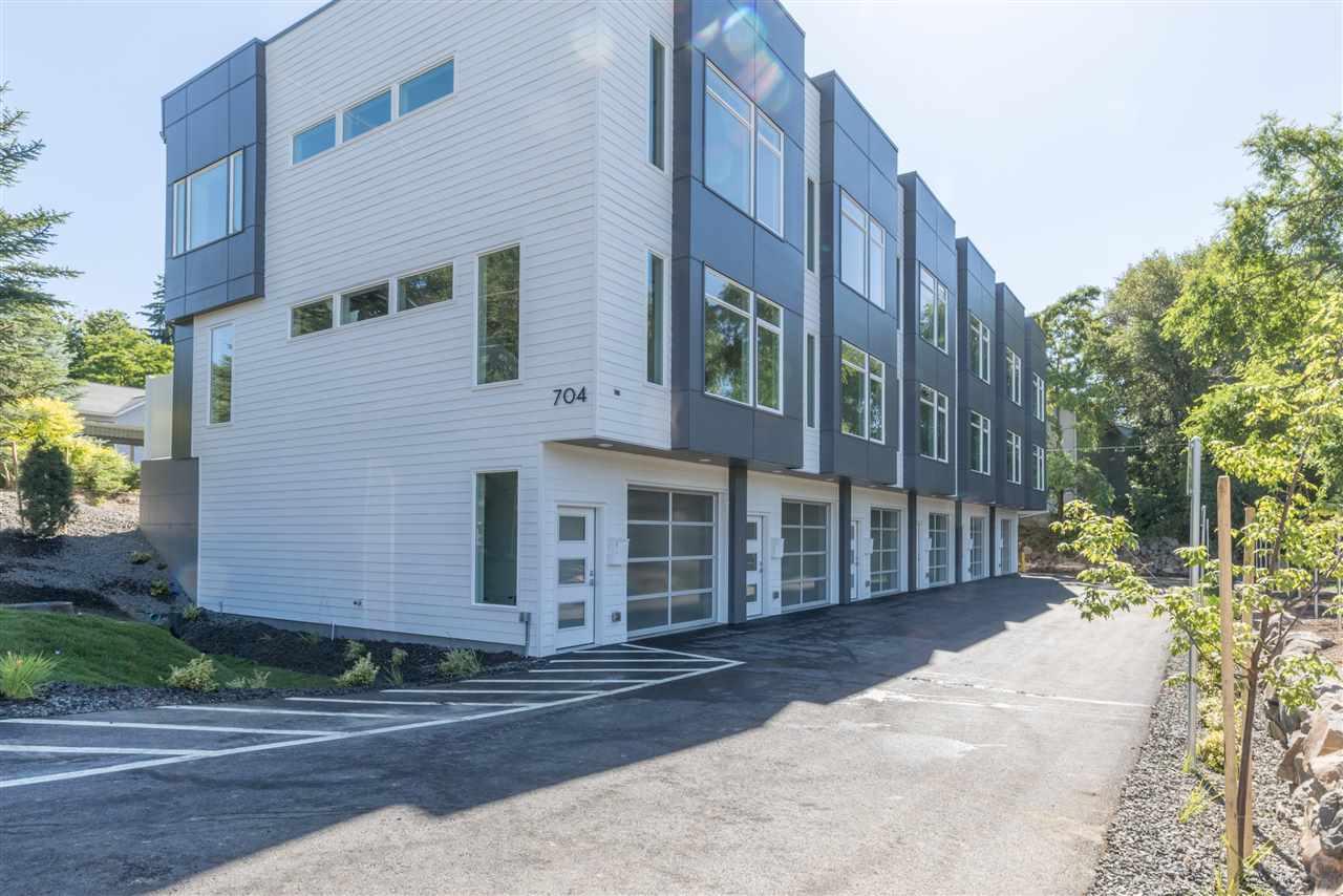 704 Arthur St - Photo 1