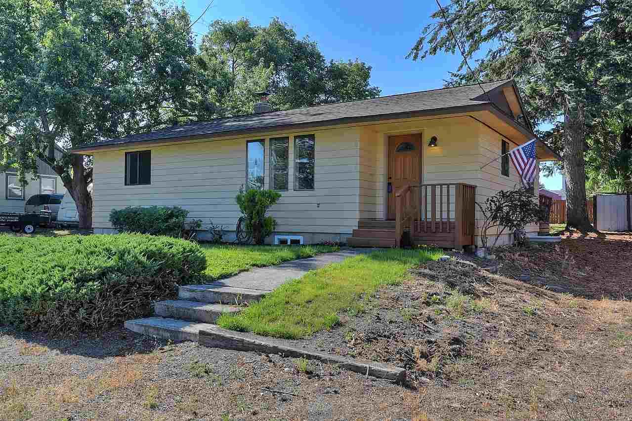 10714 10th Ave - Photo 1