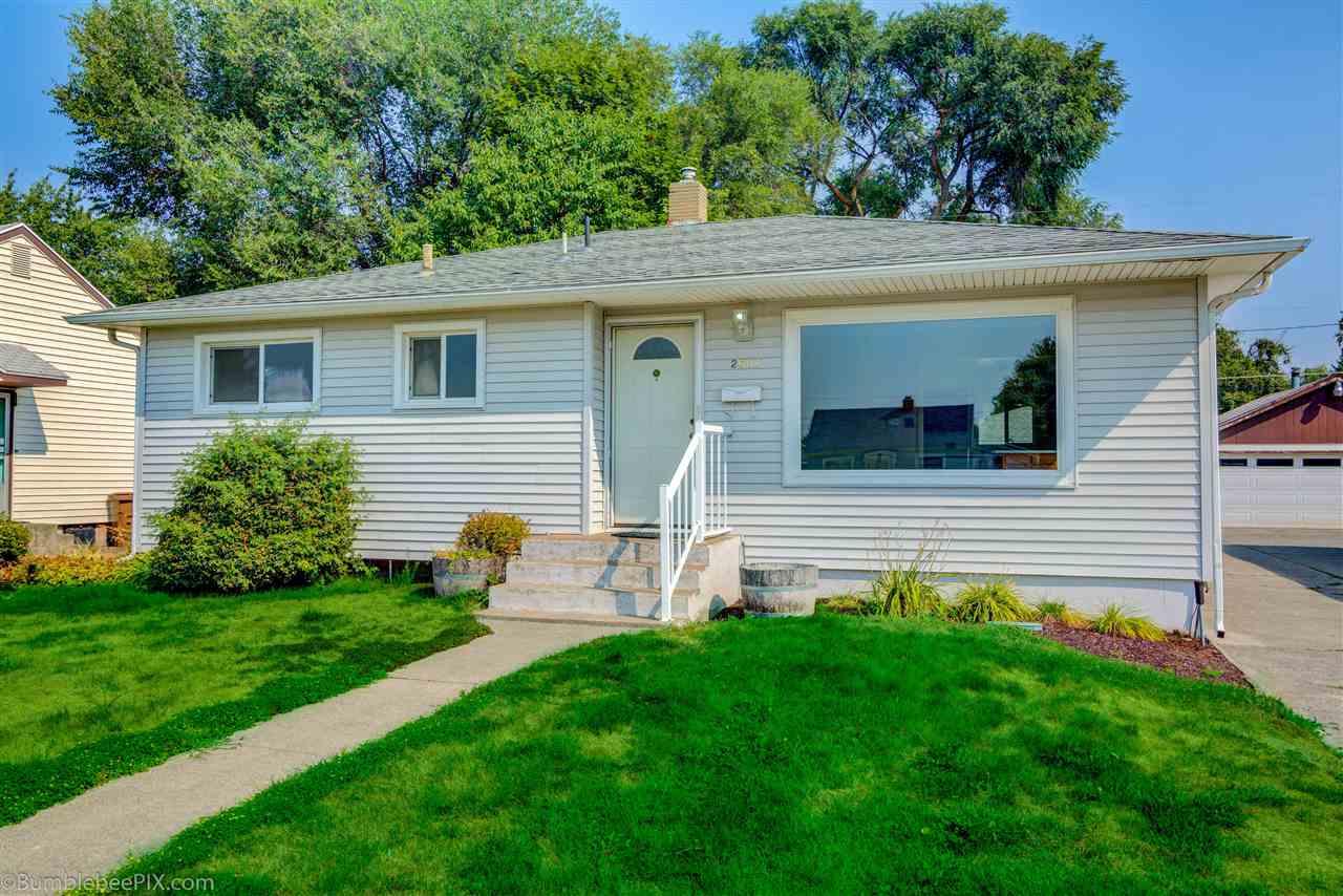 2607 Heroy Ave - Photo 1