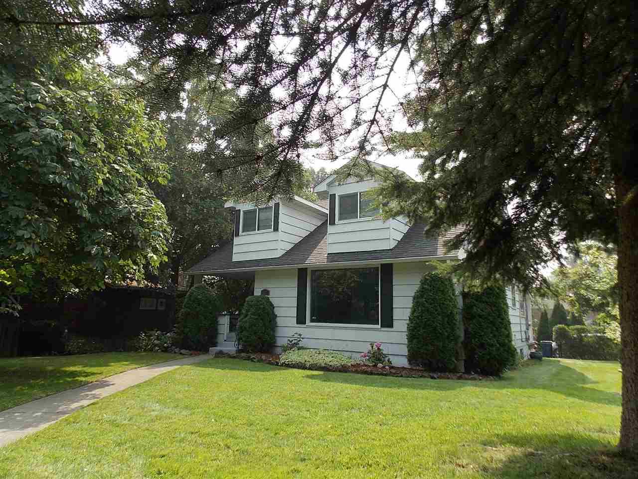 427 13th Ave - Photo 1