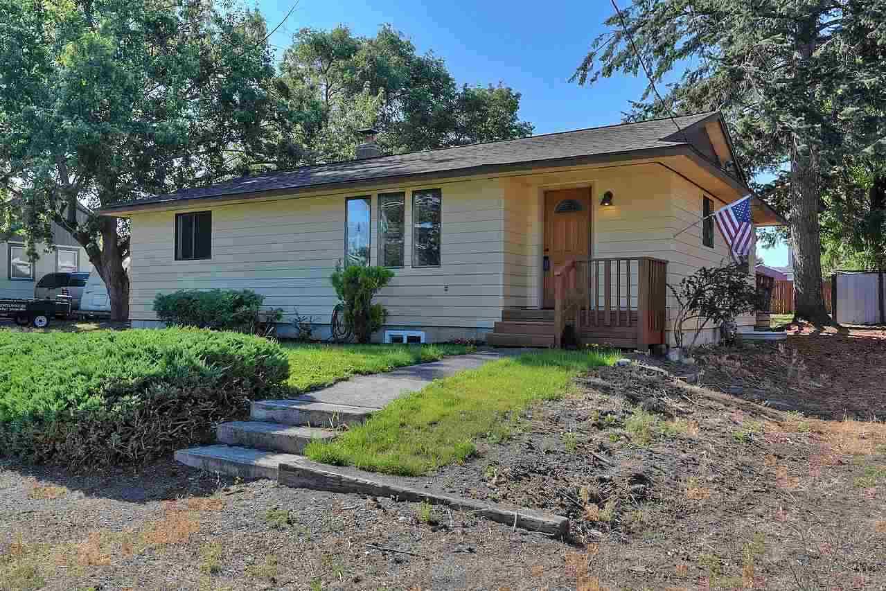 10714 10th Ave - Photo 1