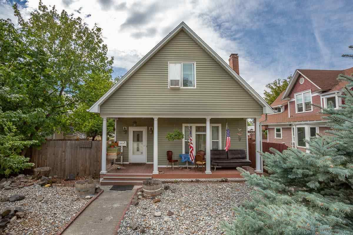 723 Spofford Ave - Photo 1