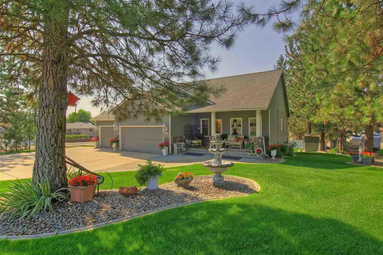 1616 Center Rd - Photo 1