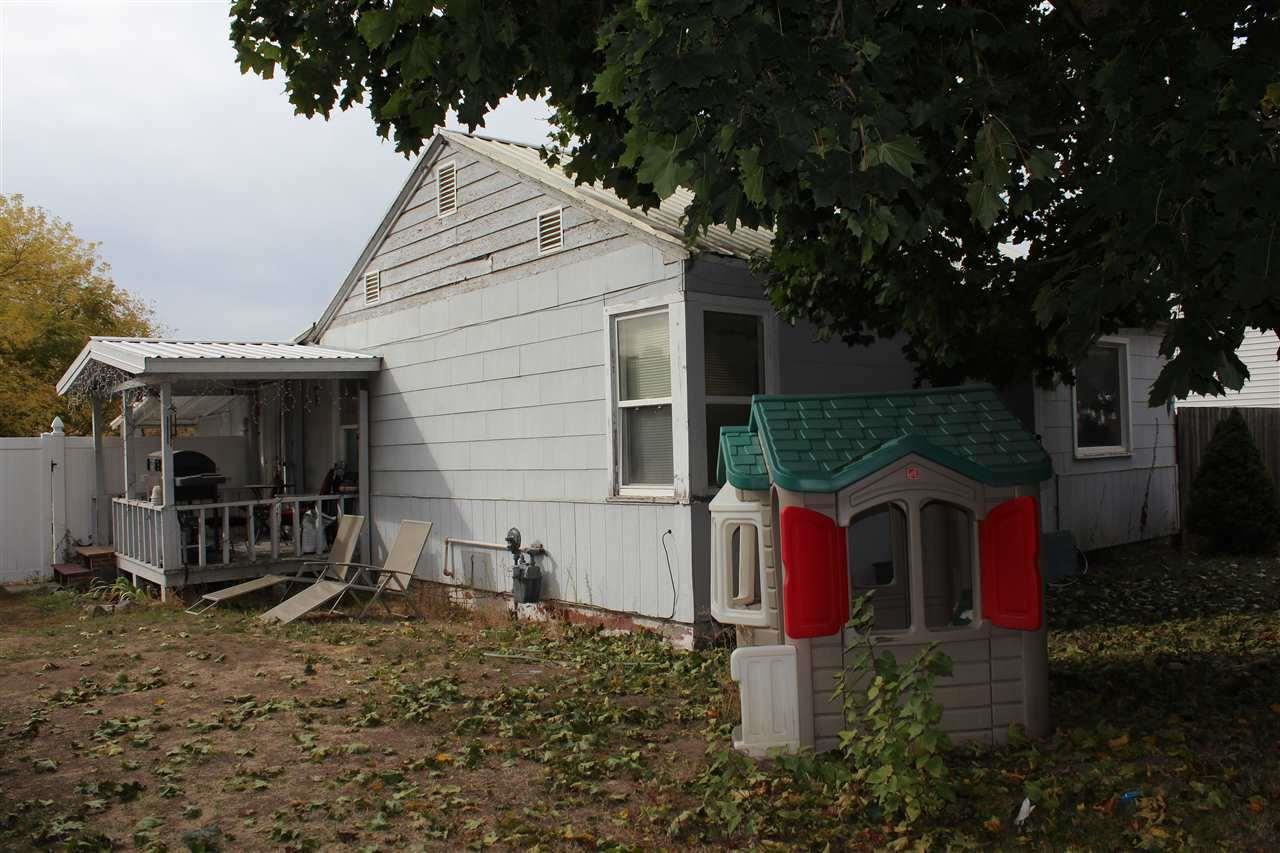 603 Columbia St - Photo 1